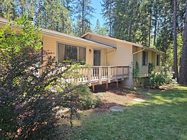 13547 Schooner Hill Dr, Grass Valley, CA 95945