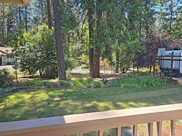 13547 Schooner Hill Dr, Grass Valley, CA 95945