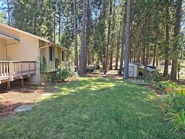 13547 Schooner Hill Dr, Grass Valley, CA 95945