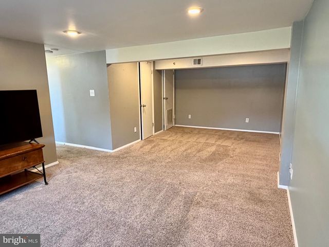 5033 THREE KINGS LN, Columbia, MD 21044