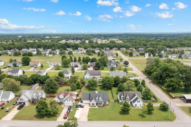 681 Crescent Rd, Murfreesboro, TN 37128