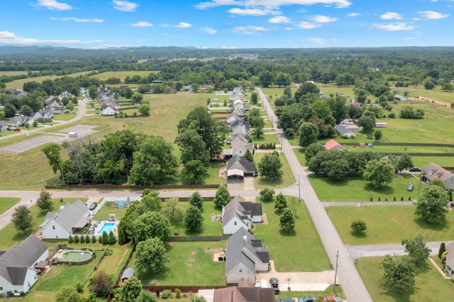 681 Crescent Rd, Murfreesboro, TN 37128