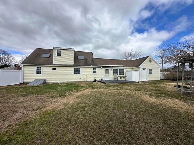 31 Captain Lothrop Rd, Yarmouth, MA 02664