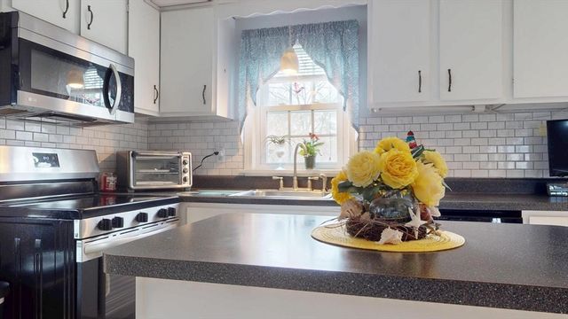 31 Captain Lothrop Rd, Yarmouth, MA 02664