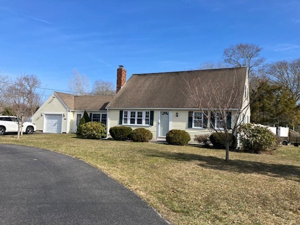 31 Captain Lothrop Rd, Yarmouth, MA 02664