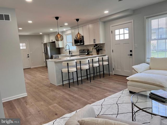 565 HULMEVILLE RD, Langhorne, PA 19047