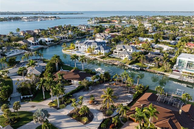 526 N SPOONBILL DRIVE, Sarasota, FL 34236