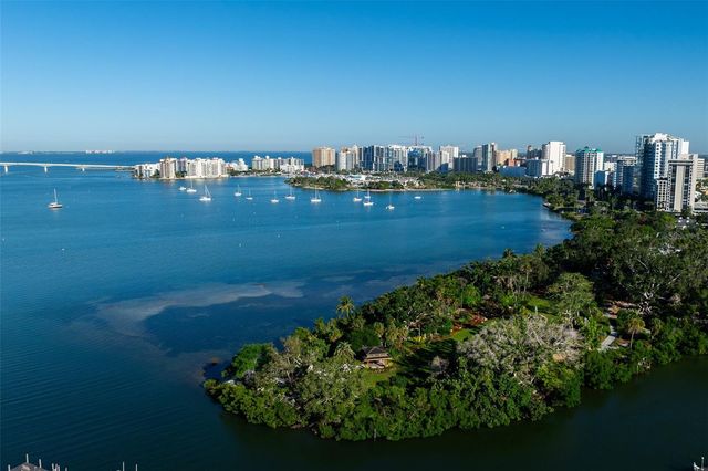 526 N SPOONBILL DRIVE, Sarasota, FL 34236