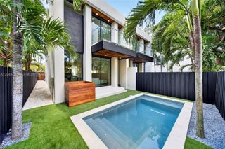 1032 SW 11th Avenue, Miami, FL 33130