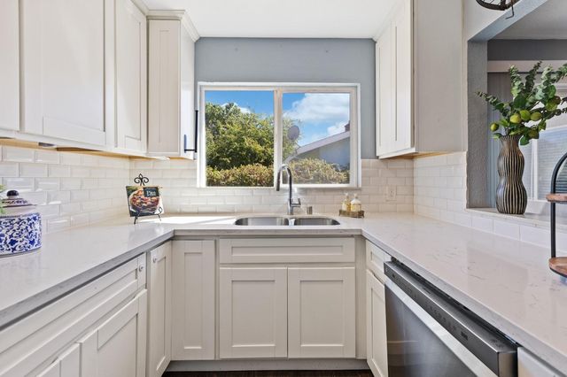 8206 Lichen Dr, Citrus Heights, CA 95621