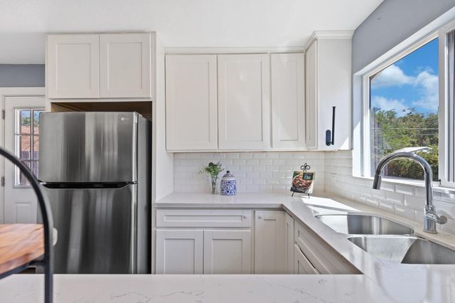 8206 Lichen Dr, Citrus Heights, CA 95621