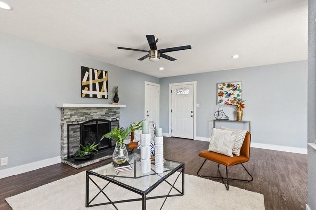 8206 Lichen Dr, Citrus Heights, CA 95621