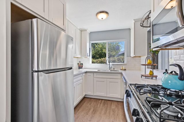 8206 Lichen Dr, Citrus Heights, CA 95621