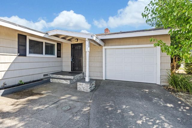 8206 Lichen Dr, Citrus Heights, CA 95621