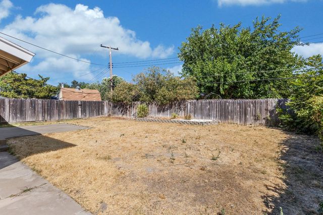 8206 Lichen Dr, Citrus Heights, CA 95621