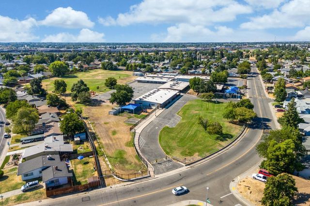 8206 Lichen Dr, Citrus Heights, CA 95621