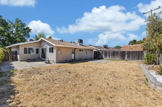 8206 Lichen Dr, Citrus Heights, CA 95621