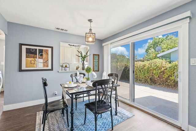 8206 Lichen Dr, Citrus Heights, CA 95621