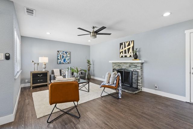 8206 Lichen Dr, Citrus Heights, CA 95621