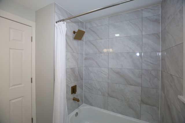 2955 N LOTUS Avenue, Chicago, IL 60641