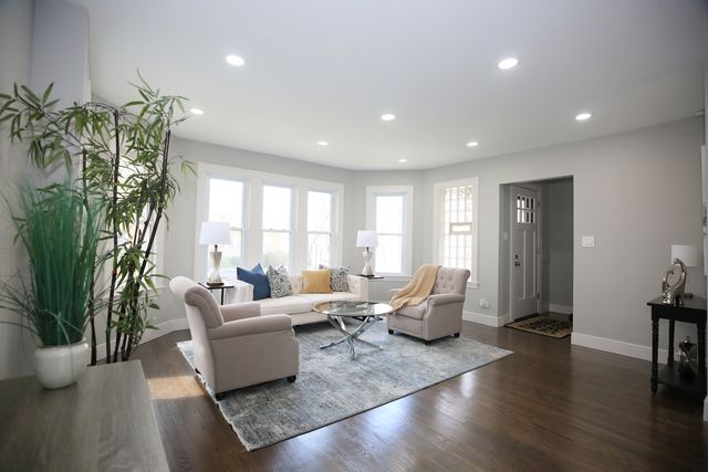 2955 N LOTUS Avenue, Chicago, IL 60641