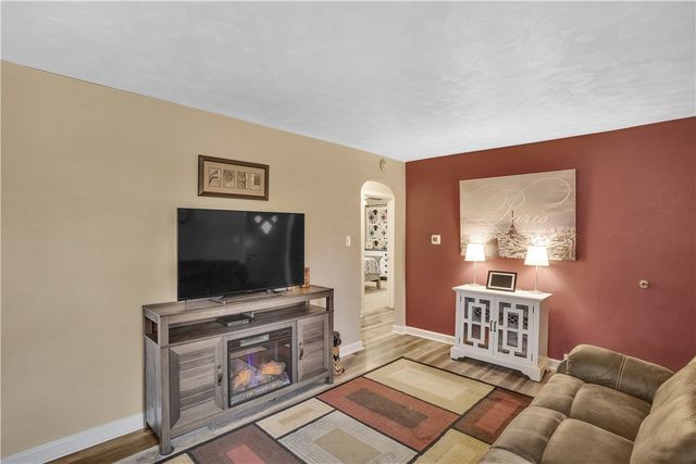 1084 Schultz Rd, Unity Twp, PA 15650