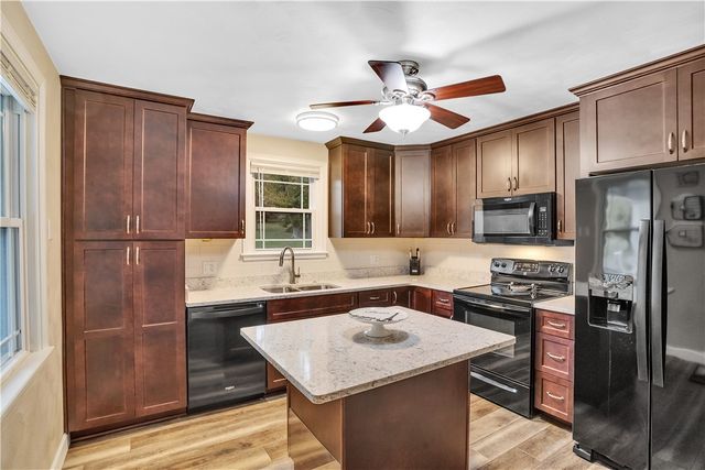 1084 Schultz Rd, Unity Twp, PA 15650