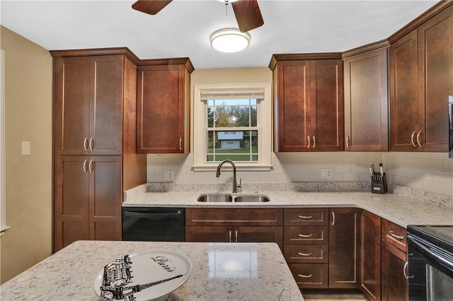 1084 Schultz Rd, Unity Twp, PA 15650