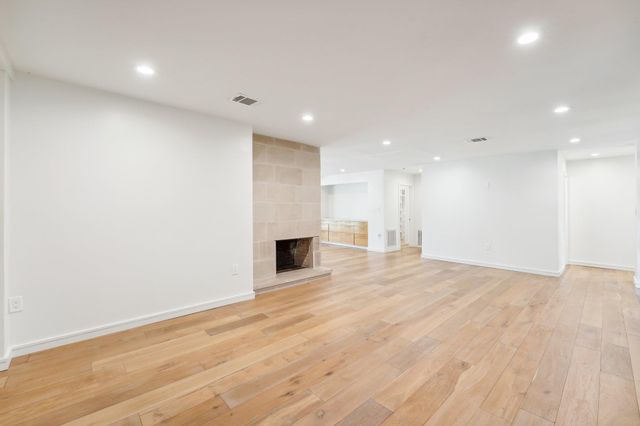 3927 Balcones DR, Austin, TX 78731