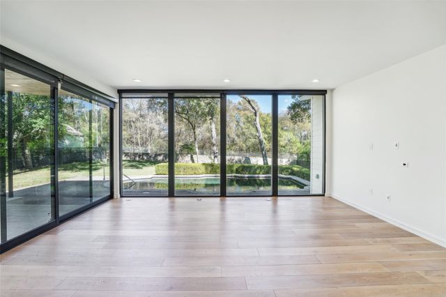 3927 Balcones DR, Austin, TX 78731