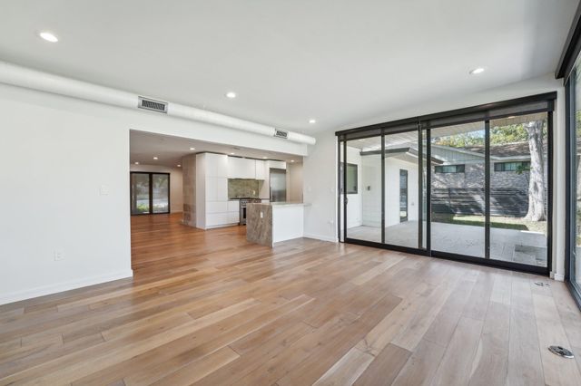 3927 Balcones DR, Austin, TX 78731