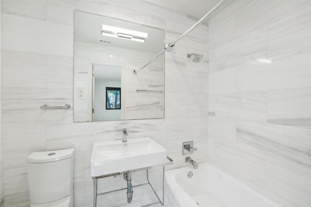3927 Balcones DR, Austin, TX 78731