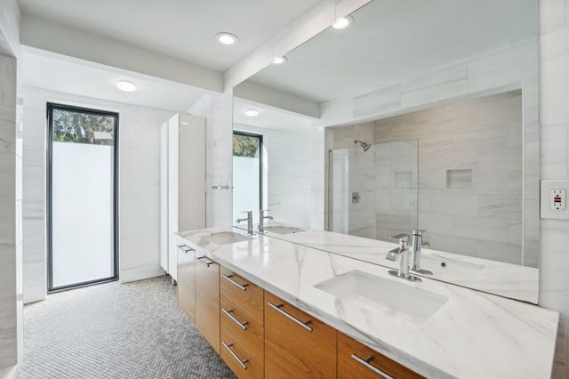 3927 Balcones DR, Austin, TX 78731