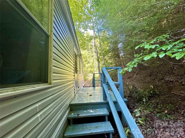572 Blue Ridge Gem Stone Road, Spruce Pine, NC 28777