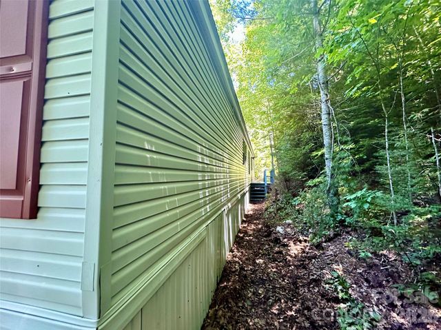 572 Blue Ridge Gem Stone Road, Spruce Pine, NC 28777