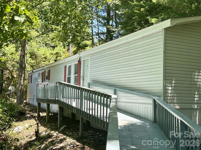 572 Blue Ridge Gem Stone Road, Spruce Pine, NC 28777