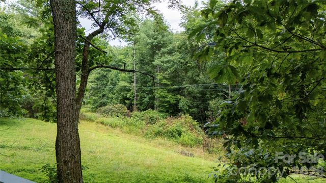 572 Blue Ridge Gem Stone Road, Spruce Pine, NC 28777