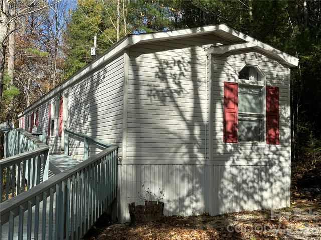 572 Blue Ridge Gem Stone Road, Spruce Pine, NC 28777