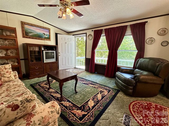 572 Blue Ridge Gem Stone Road, Spruce Pine, NC 28777
