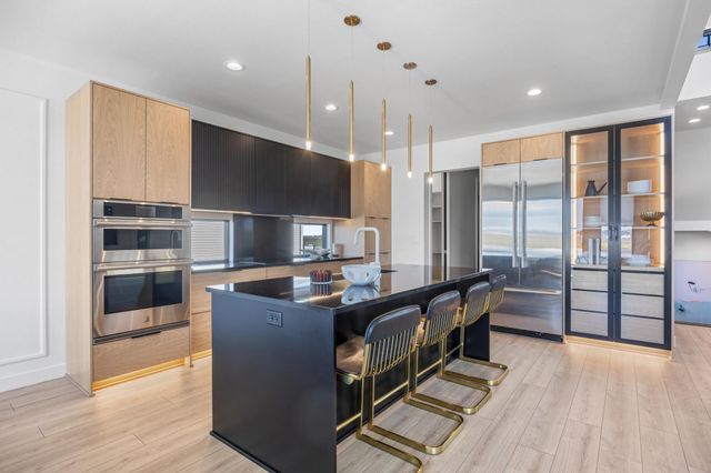 6837 Sunrise Point, Horace, ND 58047