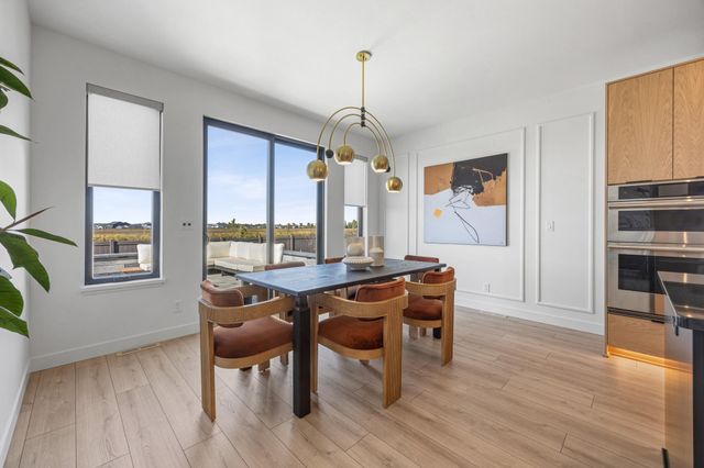 6837 Sunrise Point, Horace, ND 58047