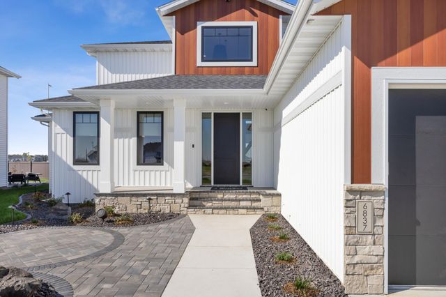 6837 Sunrise Point, Horace, ND 58047