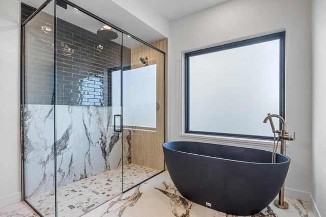 6837 Sunrise Point, Horace, ND 58047