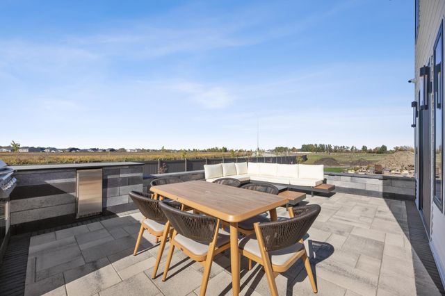 6837 Sunrise Point, Horace, ND 58047