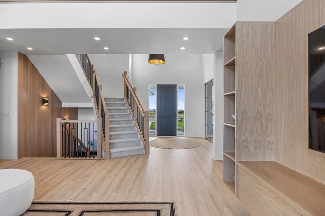 6837 Sunrise Point, Horace, ND 58047