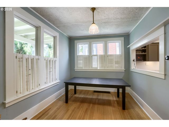 904 Se 70TH Ave, Portland, OR 97215