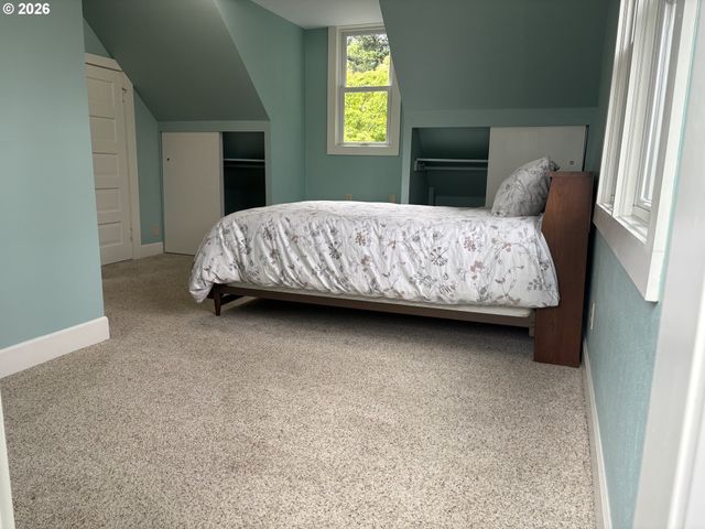 904 Se 70TH Ave, Portland, OR 97215