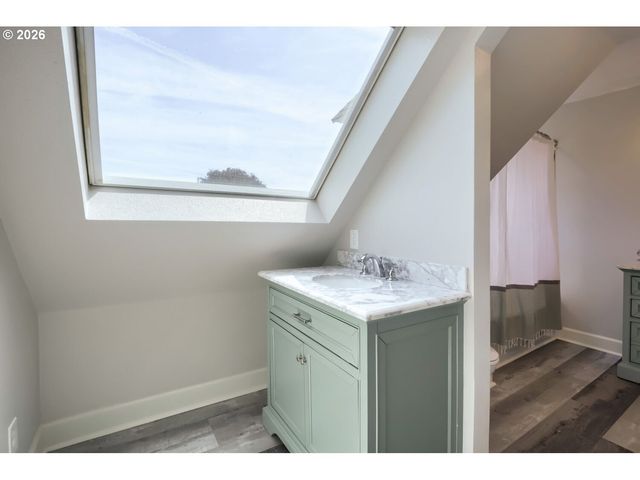 904 Se 70TH Ave, Portland, OR 97215