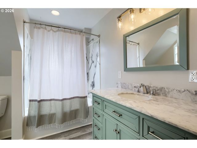 904 Se 70TH Ave, Portland, OR 97215