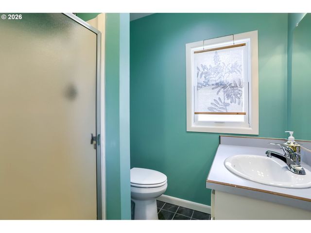 904 Se 70TH Ave, Portland, OR 97215
